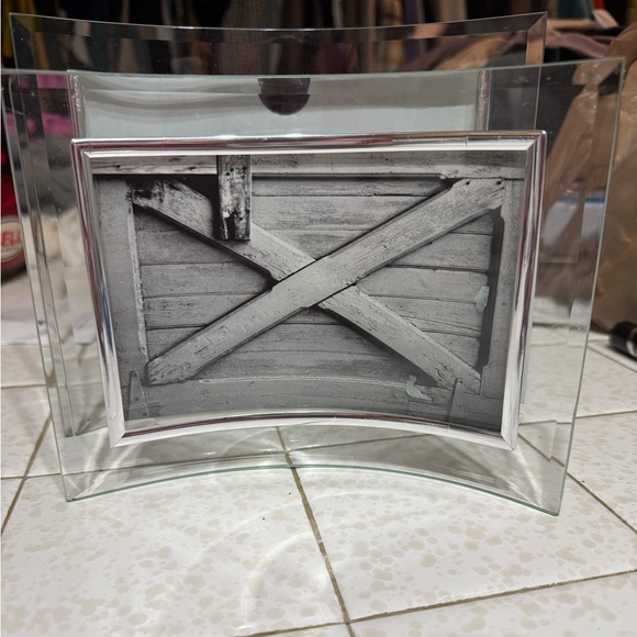BUNDLE: 2 Curved Layered Glass Picture Frames (5x7 & 4x6) Modern Set - Picture 6 of 11